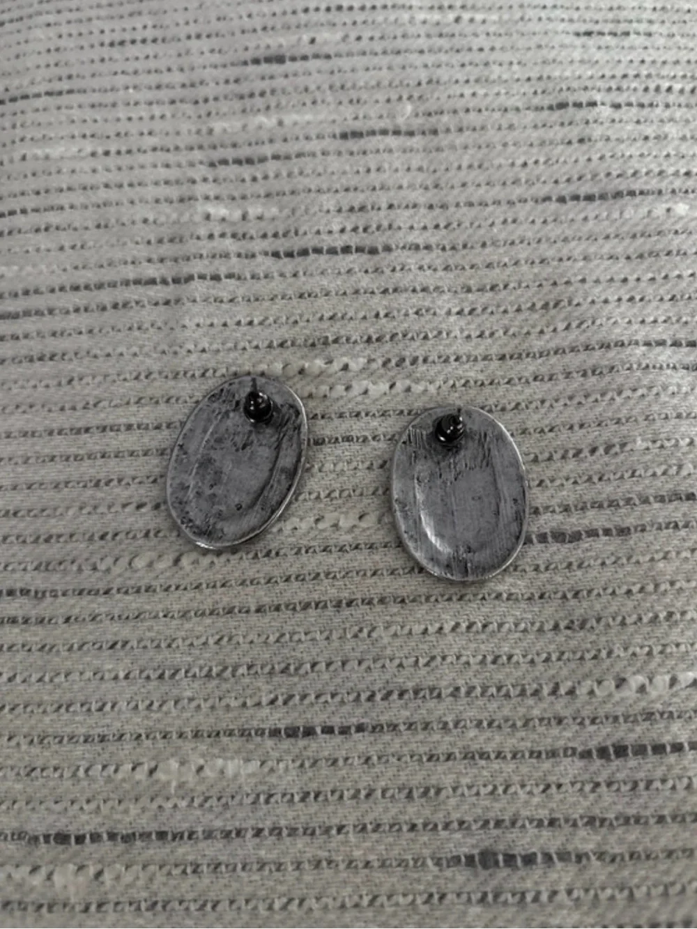 Simply Whispers hypoallergenic Silver Oval Filigree Earrings